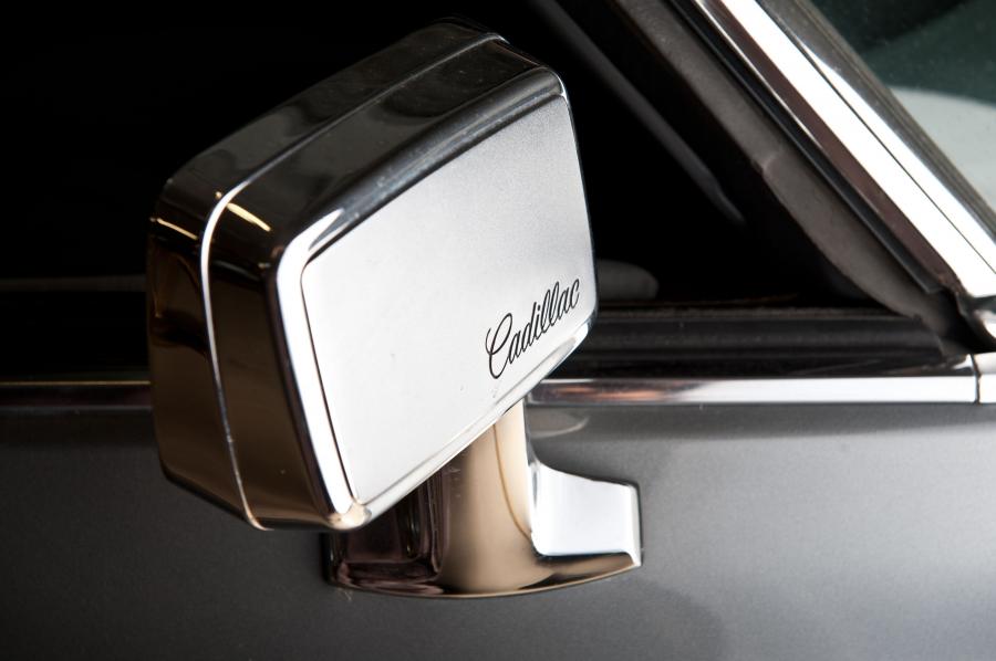  Cadillac Fleetwood Sixty Special Brougham 1976 года  (фото 2 из 25)